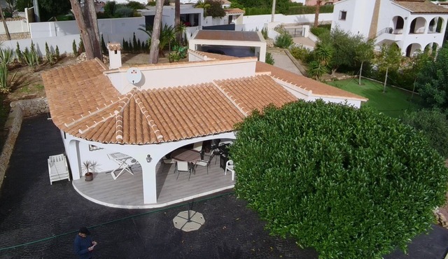 3 BEDROOM VILLA IN A RESIDENTIAL AREA