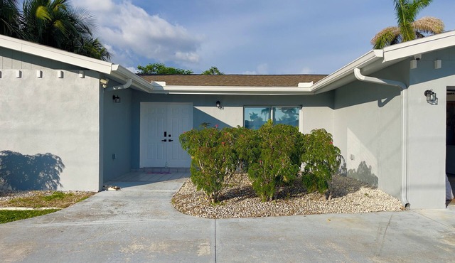 3-bedroom villa in pleasant Cape Coral. Direct Gulf Access