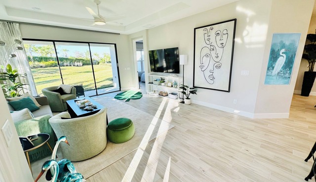 3-bedroom villa in serene Bradenton with fitness room, AC