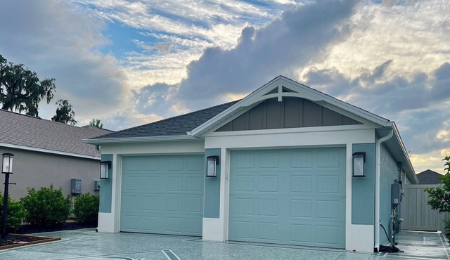3 bedroom villa in The Villages. Minutes from Brownwood and Sawgrass.