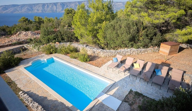 3-bedroom villa Martina with private pool and stunning sea view