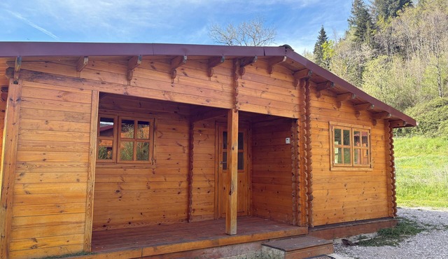 3-bedroom wooden chalet, on 1500m2 of enclosed grounds not overlooked