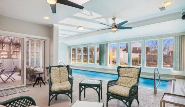 3 bedroom w indoor pool hotub