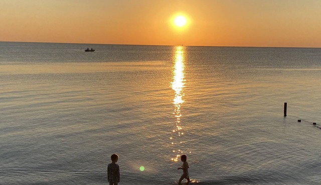 3-bedroom water-front cottage on 2 1/2 secluded acres near Reedville,VA