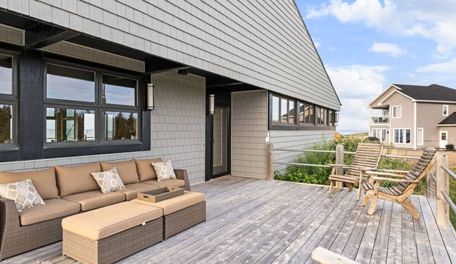 3 bedroom Waterfront Oasis