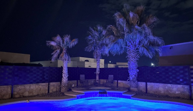 3 bedroom with pool, pool table and more