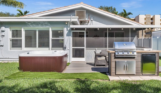3 bedroom5bathclose to beach/Jacuzzi/billiard