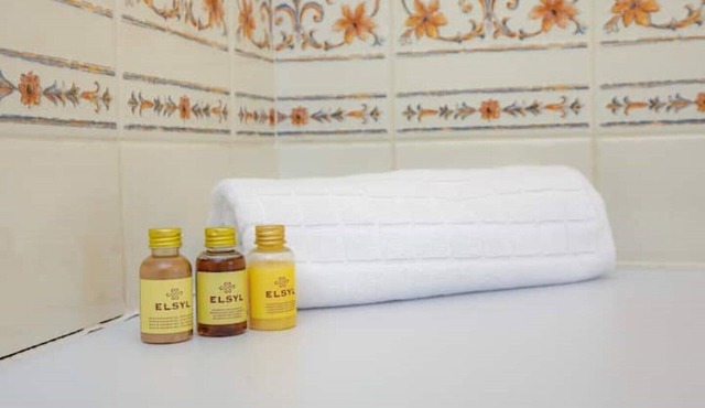 3 Bedroomed Family Home, 15 Minutes Walk to Town