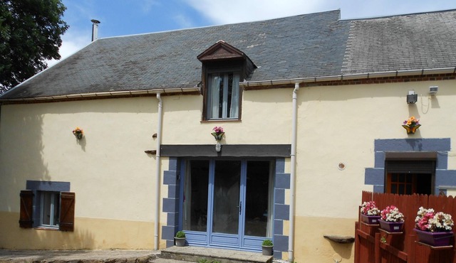 3 Bedroomed Gite Sleeps 6 With Swimming Pool