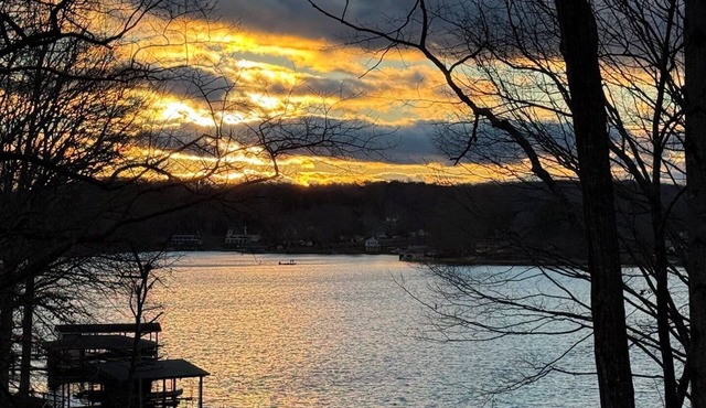 3 Bedrooms, 1 Flex Rooms, 3 Bathrooms! Lakefront Home with SUNSET VIEWS, located near Hales Ford Br