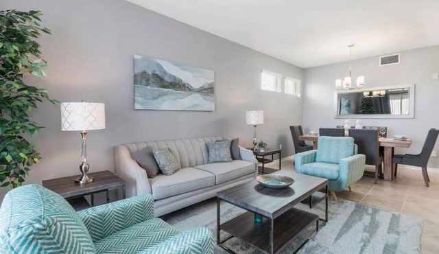 3 Bedrooms/2 Bathrooms/Storey Lake (4751-308 CT)