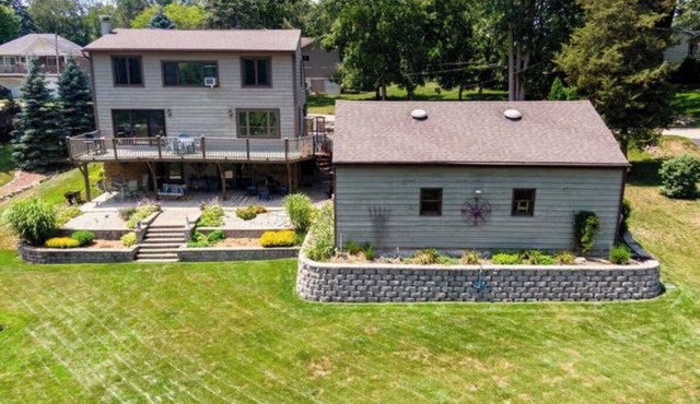 3-Bedrooms, 2 Bathrooms, Full Kitchen, and Full Basement