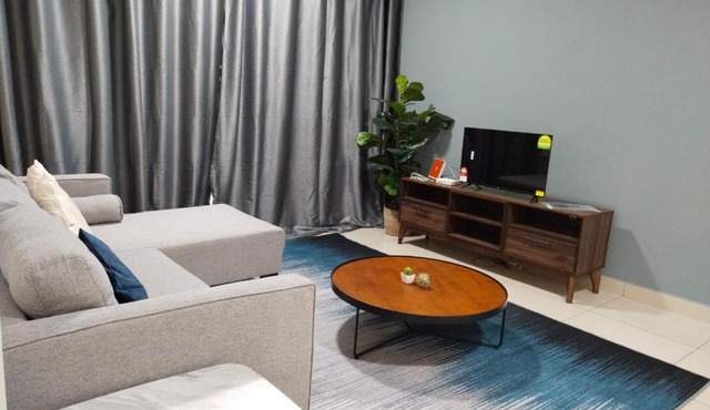 3 bedrooms big house saville cheras MRT with balcony