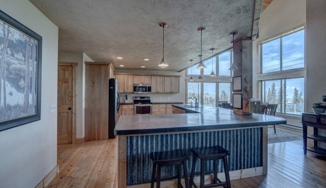 3 Bedrooms Chalet In Lead