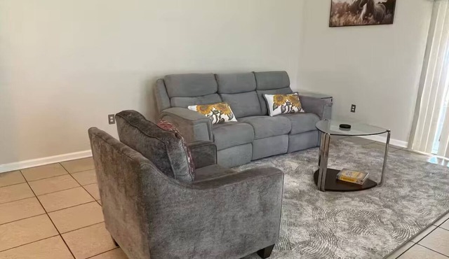 3 Bedrooms Condos at Cottages Oakleaf