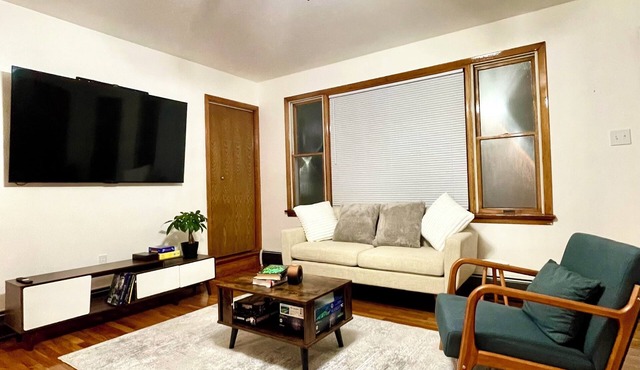 3 bedrooms cozy ranch house