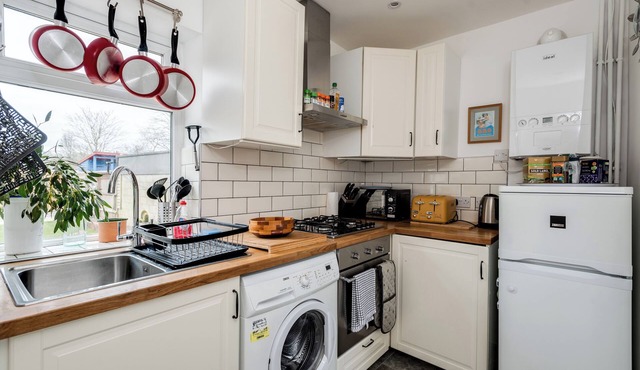 3 Bedrooms House with Private Parking- Florence of Oxford