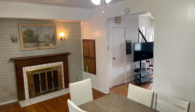 3 BEDROOMS HOUSE WITH WOOD FIREPLACE