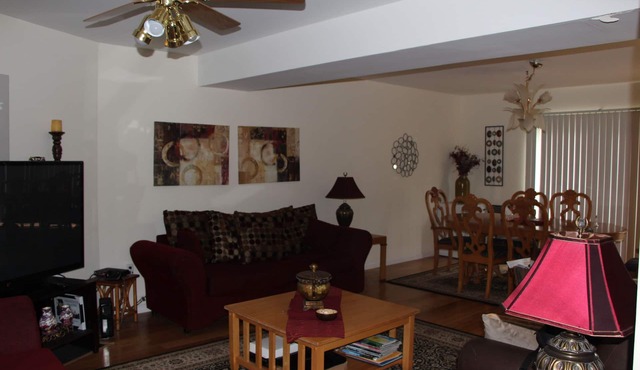 3 bedrooms Lake Front house Near Down Town & UVA