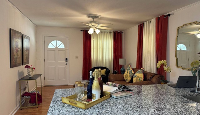 3 bedrooms near airport, beaches and cruise port in fantastic Jacksonville area.