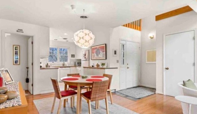 3 Bedrooms of Beachy Bayfront Bliss. PLUS VIEWS!