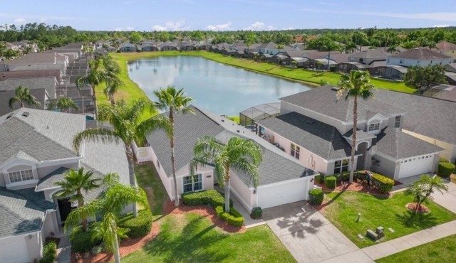 3 Bedrooms S/Lake Berkley Home by RedAwning