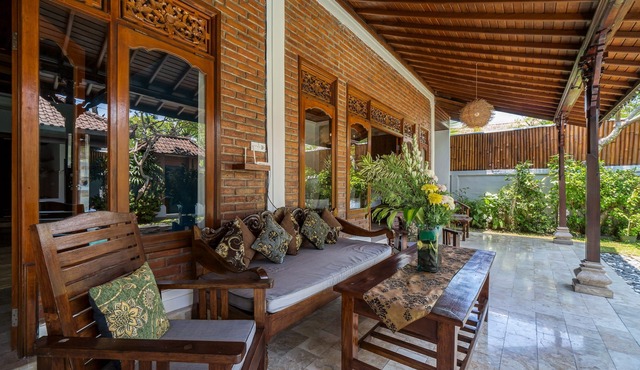 3 Bedrooms Villa 5 minutes to Seminyak Beach