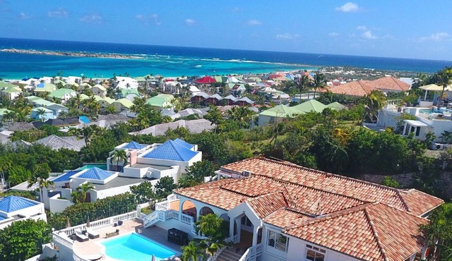 3 bedrooms villa at Saint Martin 500 m away from the beach with shared pool jacuzzi and wifi