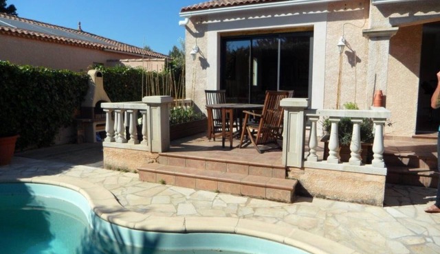 3 bedrooms villa with pool in pretty village between Montpellier and Sète