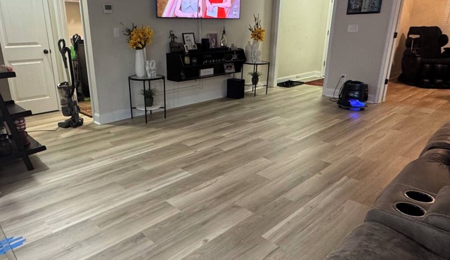 3 bedrooms WiFi! Location is 12 mins from downtown and 20 mins from the Masters!