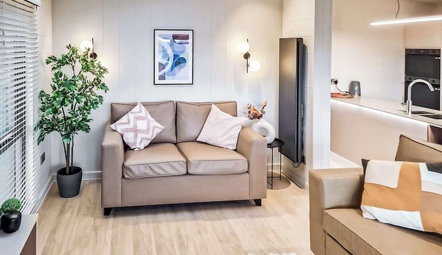 3 bedrooms with en suite bathroom on the master bedroom, and main family bathroom,.