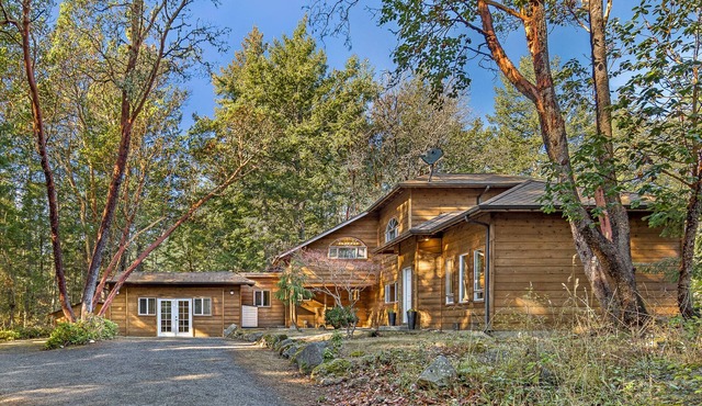 3 Bedrooms with Hot Tub! (Woodhaven)