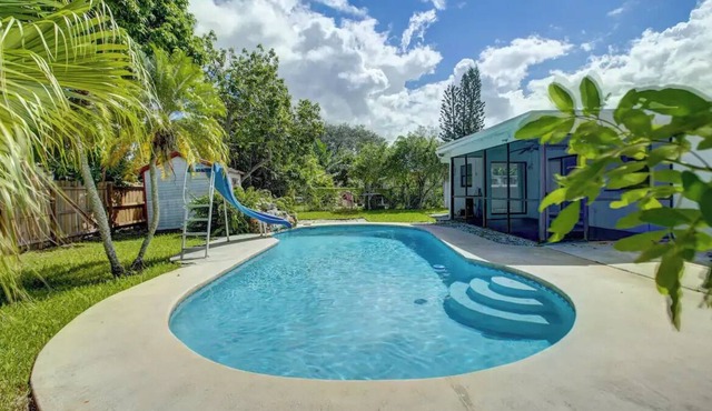 3 Beds 2 Baths Pool Home with Lots of Parking