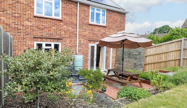 3 BIRKBECK WAY, pet friendly, with a garden in Norwich