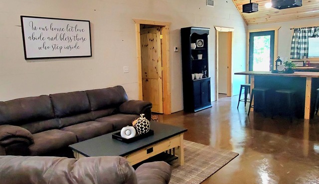 3 blocks to Cabins At Stockton Lake & Venue At Stockton Lake.