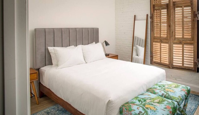 3-BR/2-BA Apt in Boutique Hotel w/ Pool