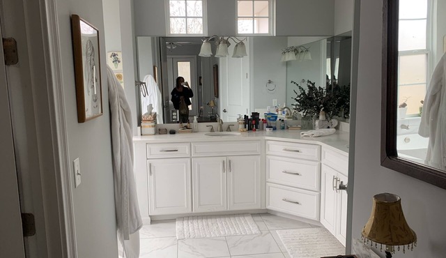 3 BR/2 BA home fenced in large backyard subdivision 1 mile from I-75