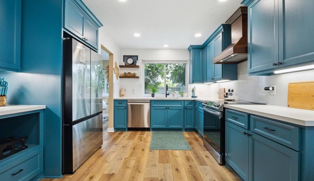 3 BR 2 BA house in Clear Lake. Close to Baybrook Mall, Kemah, NASA & restaurants