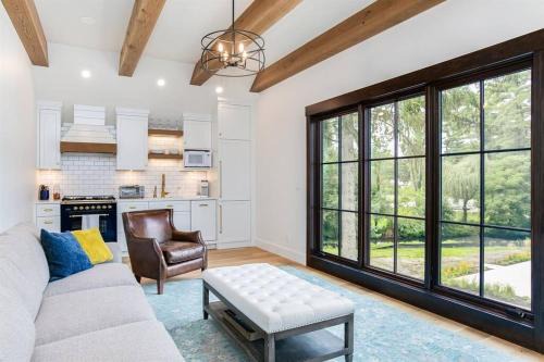 3 BR 2 BA Loft at Fr. Sorin's w/Paddle Tennis