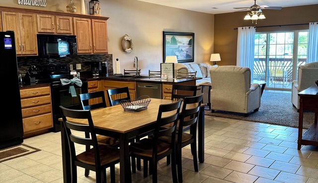 3 BR, 2 Bath Condo on the Shores of Table Rock Lake with Dock Access