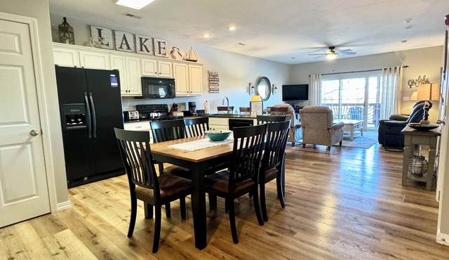 3 BR, 2 Bath Condo on Table Rock Lake with Dock Access