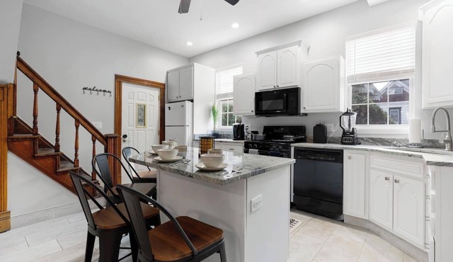 3 BR/2 Bath house close to downtown