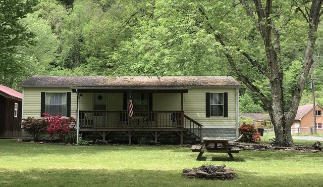 3 BR 2 Bath house in Hinton, WV inside the New River Gorge National Park.