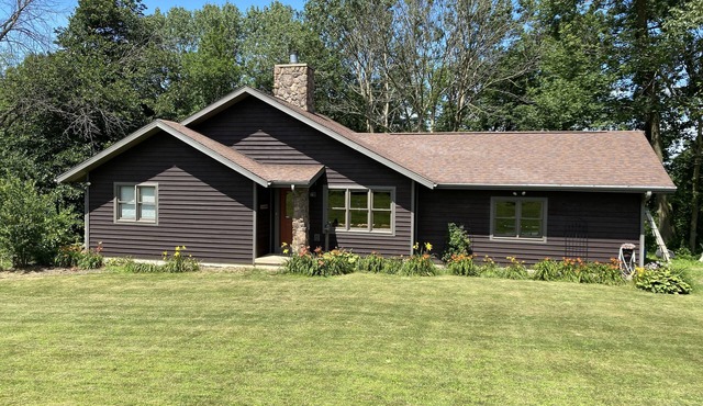 3 BR 2BA Cabin Retreat in Beautiful Crawford County by the Mississippi River
