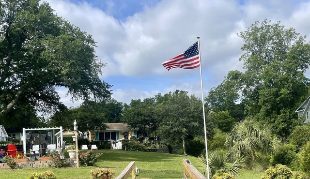 3-Br 3-Bath Family n Dogs Waterfront-24’ Deep H2O Boat Slip -ICW Access Sleeps 8