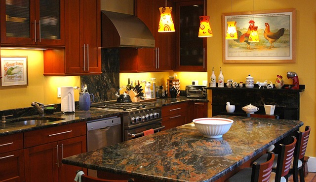 3 BR/3 BATH in Historic Home Mins from Kendall Sq , MIT, Harvard, Boston.