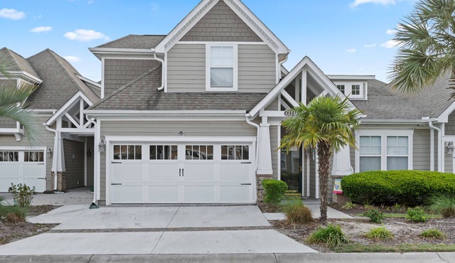 3 Br 3 Bath Town-home