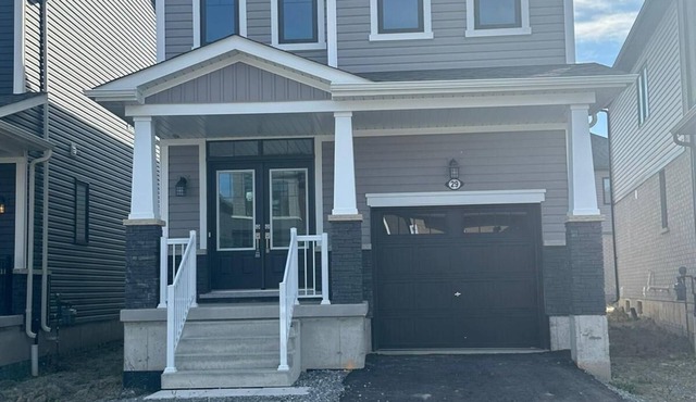 3 BR, 3 WR House available near Niagara Falls, Brock univ and Premium Outlets.