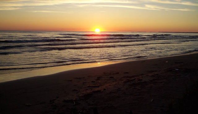 3 Br. Beach House Sleeps 9, near Golf Courses and Marinas