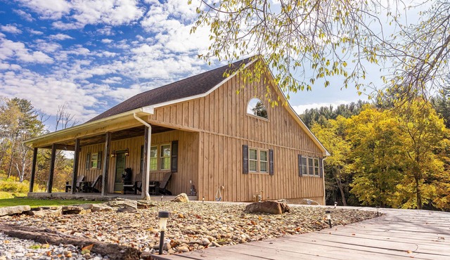 3 BR Black Bear Lodge on Pine Creek w/Hot Tub